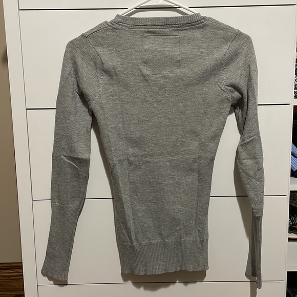 Urban Heritage limited edition sweater - Picture 2 of 2